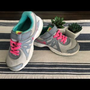 👟Girls Nike Revolution 2👟